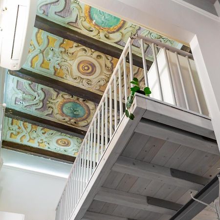 Charming Frescoed Loft Apartment Bologna Exterior photo